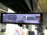 「インテリジェント ルームミラー」後方の交通状況を確認する高解像度カメラとその画像を映し出す液晶モニターを内蔵したルームミラーです!