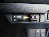 ETC2.0車載器が装備されております。ETC2.0は路車協調システムによる運転支援サービスを受けることができる車載器です。セットアップを完了してから納車させていただきます。