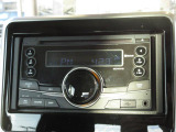CDデッキです☆もちろんラジオも聴く事ができます♪別途費用はかかりますが、ナビに付け替えも可能です♪