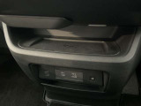 USB充電端子が装着されていますので車内でスマートフォンなどの充電が可能です。