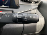 インテリジェントオートライトシステム。ハイビームアシストは前方用察知カメラで、対向車のライト、道路周辺の明るさを察知。手動で切り替えるわずらしさを軽減します。