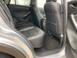 セカンドシートの足元にも、ゆったりとしたスペースを確保して、乗り心地も快適!