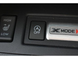 アイドリングストップOFFスイッチ このスイッチを押すことでアイドリングストップが作動停止状態となりメーター内のアイドリングストップOFF表示灯(黄色)が点灯します。