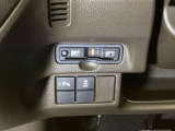 ハンドルの左下にETCがついています。その下にVSA(ABS+TCS+横滑り抑制)の解除スイッチと駐車の際など、障害物が近づくと音で知らせてくれるパーキングセンサーがついています。