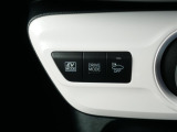 EV・ドライブモードスイッチ 車両接近通報一時停止スイッチ(通常EVモードで走行中は車から音がしないので、歩行者に接近を知らせる音を出します)