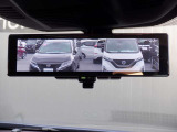 インテリジェント・ルームミラー:車両後方のカメラ映像をミラー面に映し出すので、車内の状況や、天候などに影響されずいつでもクリアな後方視界が得られます。
