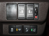 レーザーを照射しカメラで前走車等を検知し衝突の回避・軽減を図るホンダセンシングとVSA(車両挙動安定化制御システム)走る・曲がる・止まるの全領域で安定性を確保するためのシステム装備。安心ですね!