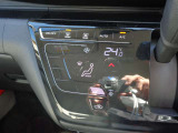 オートエアコンで設定した温度まで車内温度を合わせてくれます