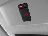 SOSコール搭載車、万が一のあおり運転を受けた場合、ボタン1つでオペレーターに接続できます
