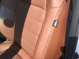 前席外側にそれぞれサイドエアバッグが装備されており安心・安全面も向上