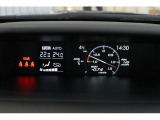 マルチインフォメーションディスプレイにはエアコンの設定状況や燃費など車の状態が表示されます
