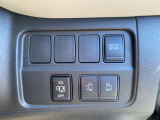 左右どちらからでも乗り降りO,K更に車内からは運転席の開閉スイッチで車外からはドアハンドル操作やインテリキーについている開閉ボタンでも開閉◎挟み込み防止機能で更に安心です(^^)/