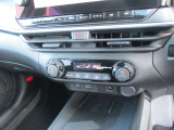 オートエアコンは、温度を設定するだけで、車内をいつも快適にしてくれます!