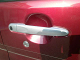 キーを取り出さずにドアを施錠&解錠。クルマの始動も可能です。