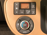 快適装備のオートエアコン♪ 温度設定をすれば、自動で車内の温度管理をしてくれる優れ物です彡