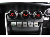 空調コントロールパネル!運転席側・助手席側でそれぞれ温度調節が可能なエアコンです。