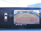バックカメラで安全確認もできます。センサーも付いているので駐車が苦手な方にもオススメな便利機能です。