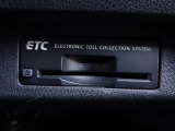 【ETC】今や必需品のETC!高速道路料金所で小銭の出し入れをする必要もなくスムーズに!ETC搭載車両しか通過できないスマートICも利用できます。