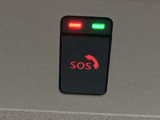 SOSコール。高性能の位置情報、センサー情報とともに専門のオペレーターにつながる。
