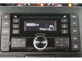 車内ではCDを再生したり、ラジオを聴くことができます