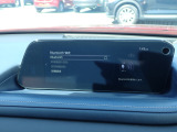 Bluetooth付き。お持ちのスマホに連動していただきお車を通して電話や音楽をお使いいただく事が出来、大変便利です☆
