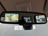 バック時にはルームミラーに、自車の真後ろの映像&上から見下ろした映像を映してくれますのでラクラク駐車が可能です(^_^)-☆