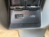 USB充電ポートが装備されています。