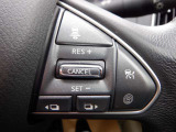インテリジェントクルーズコントロールは、車両前部に設置したレーダーセンサーからの情報により、先行車両がいる場合には、設定した車速(約40〜100km/h)に応じてクルマが車間距離を一定に保つよう制御!
