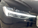 LEDヘッドライトは北欧神話でのトールハンマーがスタイリッシュなデザイン性となっており他車を魅了します。