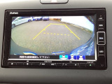 ガイド線表示機能付きのバックカメラで、バックでの車庫入れも安心です。