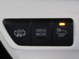 ドライブモードセレクトスイッチ・EV/HVモード切替スイッチです。EVモードに必要な電力が残っている場合、EVモードとHVモードの切り替えを自由に行えます。
