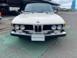 BMW3.0Siというかなり希少な車両が入荷しました。7シリーズの前身で当時のフラッグシップモデルです。クーペモデルの3.0CSiは有名です。