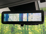 【問合せ:0776-53-4907】【デジタルインナーミラー】後席の大きな荷物や同乗者で後方が確認しづらい時でも安心!カメラが撮影した車両後方の映像をルームミラー内に表示。クリアな視界で状況の確認。