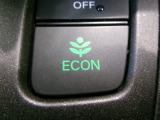 ★ECONスイッチ★ エコドライブを加速しよう!スイッチをONにすると、運転の仕方によるロスを抑え込み燃費をよくするようクルマが頑張ります(*^ー^*)燃費向上にチャレンジ♪