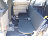 ◆2列目シートも足元ゆったりで快適に座って頂けます。チャイルドシートの取り付けにも対応しております。後部座席にお乗りの方も快適にお出掛け出来ます。
