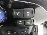 【S-IPA/VSC OFF/HUD/先進ライトスイッチ】S-IPAはハンドルを自動で操作することにより駐車や出庫を補助/HUDは現在の車速・ハイブリッドシステムインジケーターを運転者の視界前方に表示