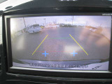 バックカメラ搭載。映像を映し出して、駐車をスムースにアシストします。