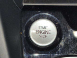 スタートボタンスイッチ:ボタンを押すとエンジンが始動します。