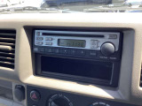 CDプレーヤー付きAM/FMチューナーラジオを装備です。