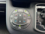 操作がシンプルで簡単なオートエアコンで車内も快適に!ダブルエアコンなので、後席は独立したエアコンを使用します♪