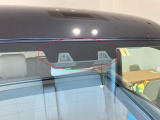 デュアルカメラブレーキサポート(DCBS) フロントガラス上部にあるセンサー部です。ステレオカメラで車両前方の状況を検知し各種制御を行います。衝突被害軽減ブレーキ・誤発進抑制機能・車線逸脱警報機能 等