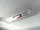 後部座席にもオートエアコン装備ですから車内は、とっても快適です。
