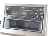 N-WGNに付いているオーディオはギャザズCDチューナー(CX-174C)が装着されております。CDプレーヤー・AM/FMチューナー付です。お好みの音楽を聞きながらのドライブは楽しさ倍増ですね!