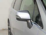 ウィンカー内蔵ドアミラーはスタイリッシュで存在感も◎!対向車からの視認性アップで安全性も高まります!