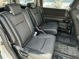 後席はキャプテンシートが採用されており、広々と車内の空間を使ってただくことができます!