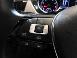 ハンドル左側:ACCアダプティブクルーズコントロールをこのボタンのみで行うことができます。運転中でもハンドル内にあることで視線の動き幅を抑えられ安全性を高めています。