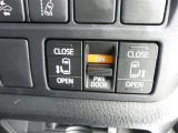 【電動スライドドアボタン】 車内からも開閉可能なスライドドアスイッチが付いています☆ (^_-)-☆ お荷物を抱えてドアが開けられないなんて事もありますよね!そんなお連れ様にも喜ばれる♪親切な機能です