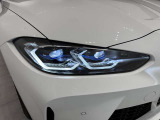 BMWレーザーライトとても明るく配光も良いので夜間の運転も安心です。