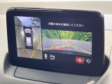 【360度ビューモニター】車のフロントやサイドのカメラ画像を同時にモニター表示することで、悪路や狭い道を走行時でも周囲の状況確認ができ安心!本格SUVにうれしい装備です♪