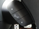 ハンドル左下には、メーター内ディスプレイの表示切替ボタンが付いています☆運転中もクルマの情報を見る事ができます。